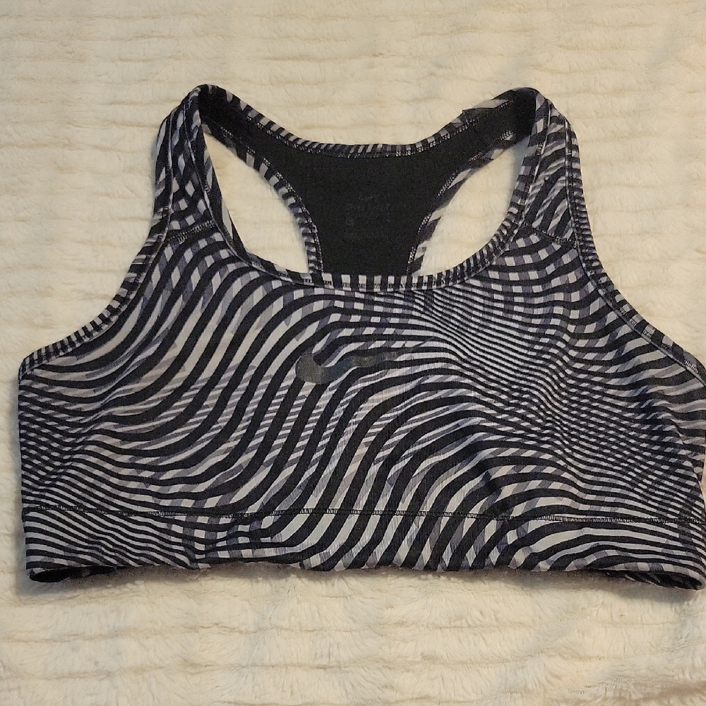 Nike Monochrome Wave Pattern Sports Bra